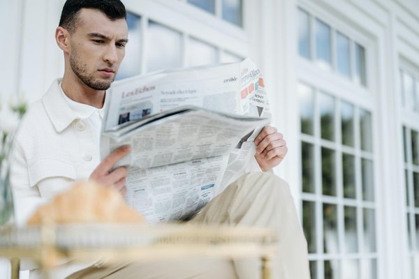 Wie kann man eine energiesparende und zugleich designorientierte Beleuchtung im Wohnzimmer planen?